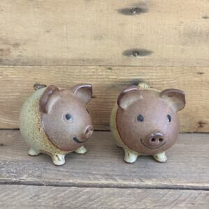 Vintage Stoneware Pottery Rustic Folk Art Pig Salt and Pepper Shakers by UCTCI